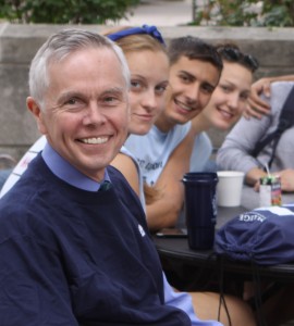 david-with-students-frosh