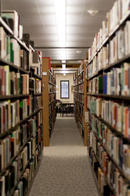 Image of Kelly Library bookshelves