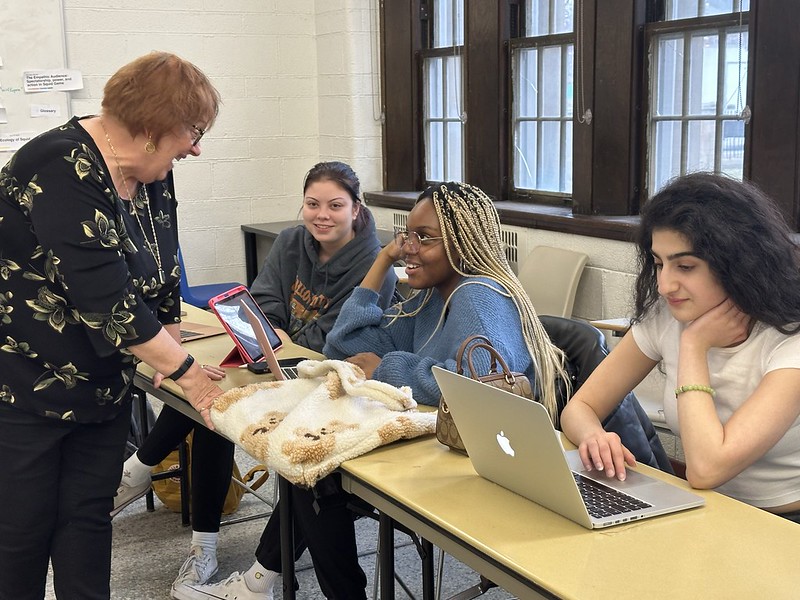 Dr. Jacqueline Murray interacts with students in the St. Mike's Medieval Genders and Sexualities course.