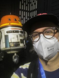 Prof. Felan Parker at Comic-Con (with a droid)
